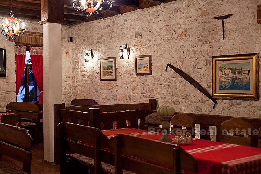 rogoznica, prekrasna kamena kuća s restoranom - slika 12