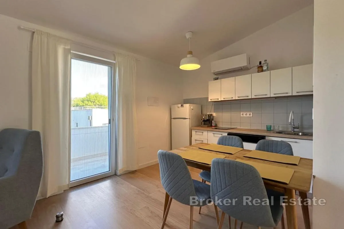 trosoban apartman u blizini plaže - slika 6