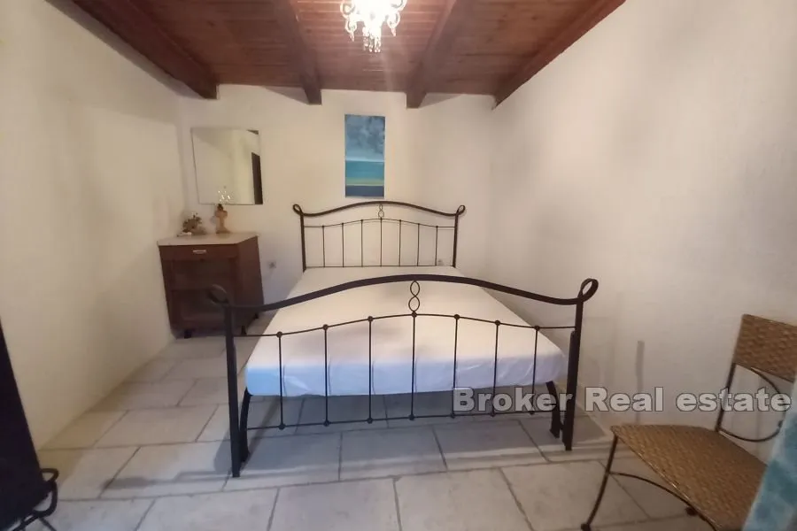 kamena kuća s pogledom na more - slika 11