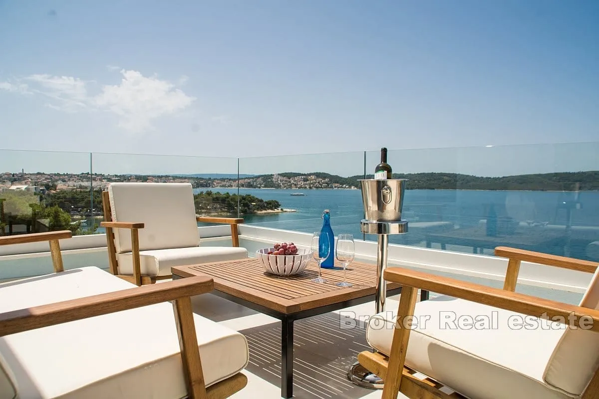 luksuzan penthouse s pogledom na more - slika 3