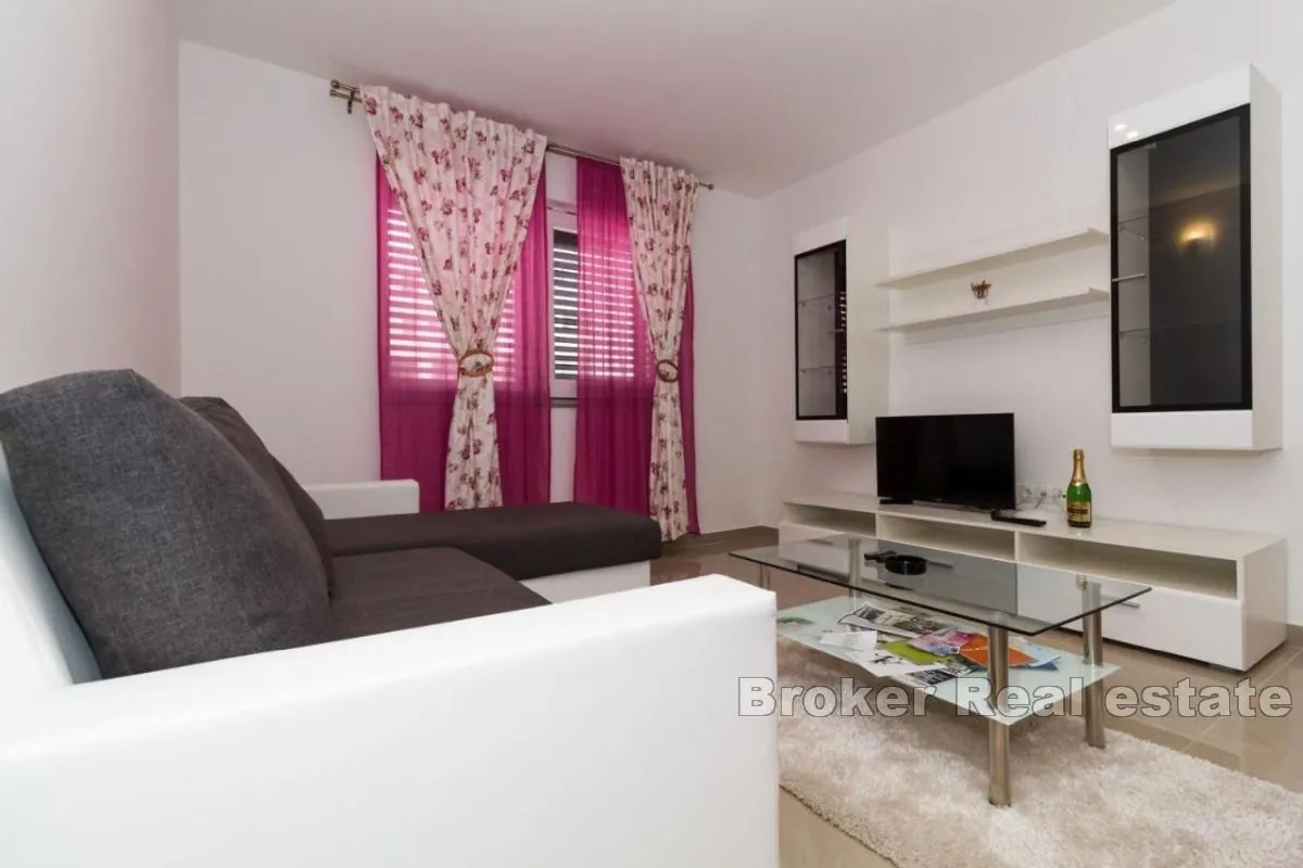 predivna apartmanska kuća smještena u centru - slika 9
