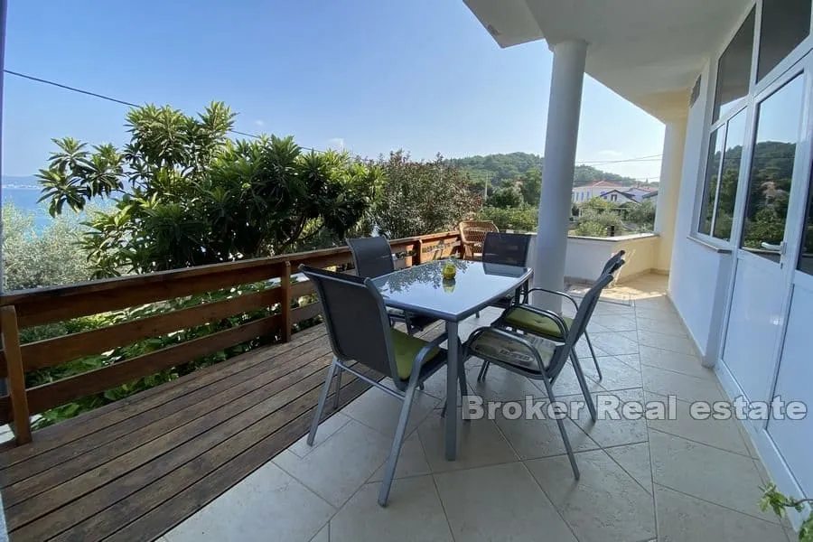 apartmanska kuća prvi red do mora - slika 18