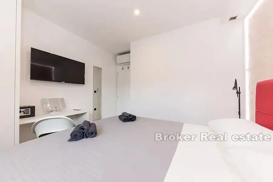 moderan apartman s bazenom - slika 12