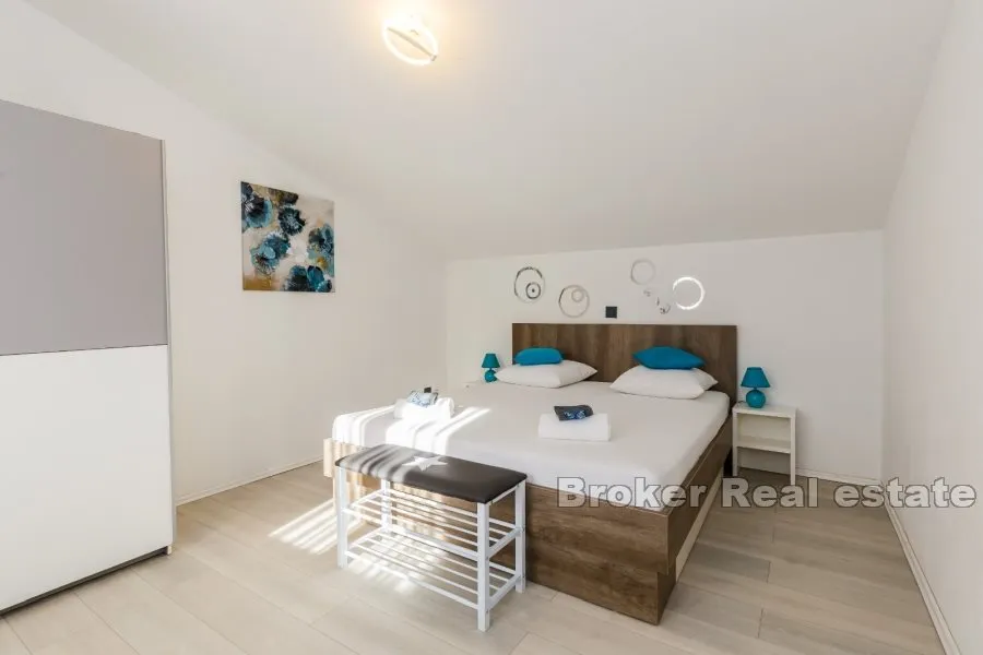 vila s bazenom u prekrasnoj prirodi - slika 6