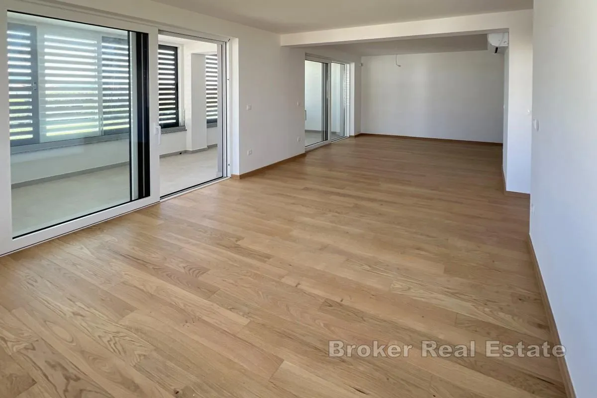 dvoetažni penthouse s panoramskim pogledom na more - slika 9