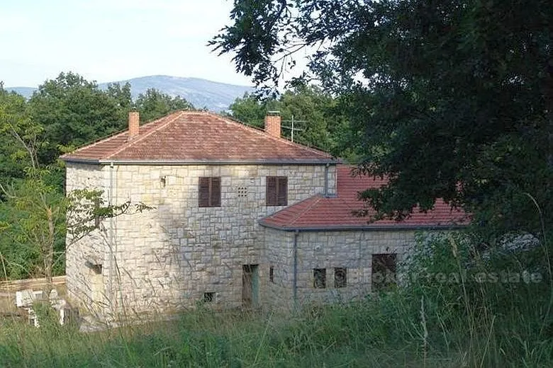 zgrada sa 15 soba - idealno za starački dom - slika 1