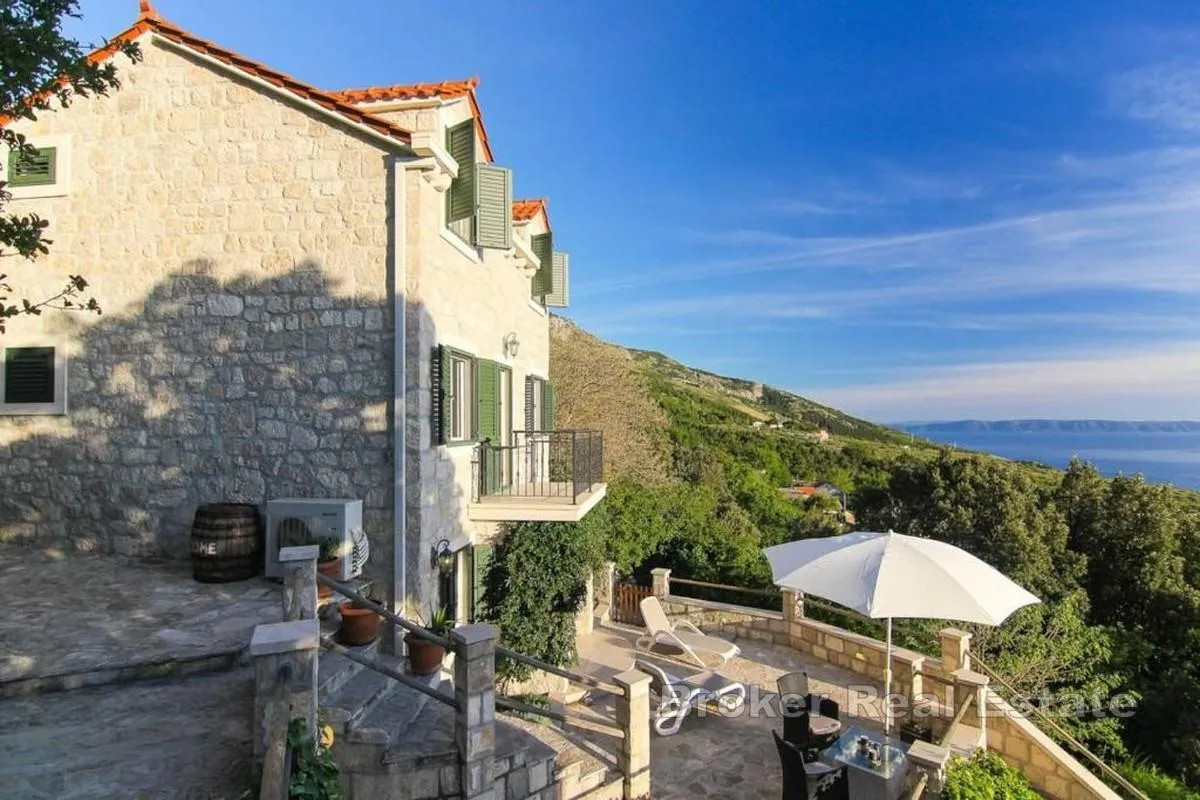 mediteranska kamena kuća s bazenom i pogledom na more - slika 4