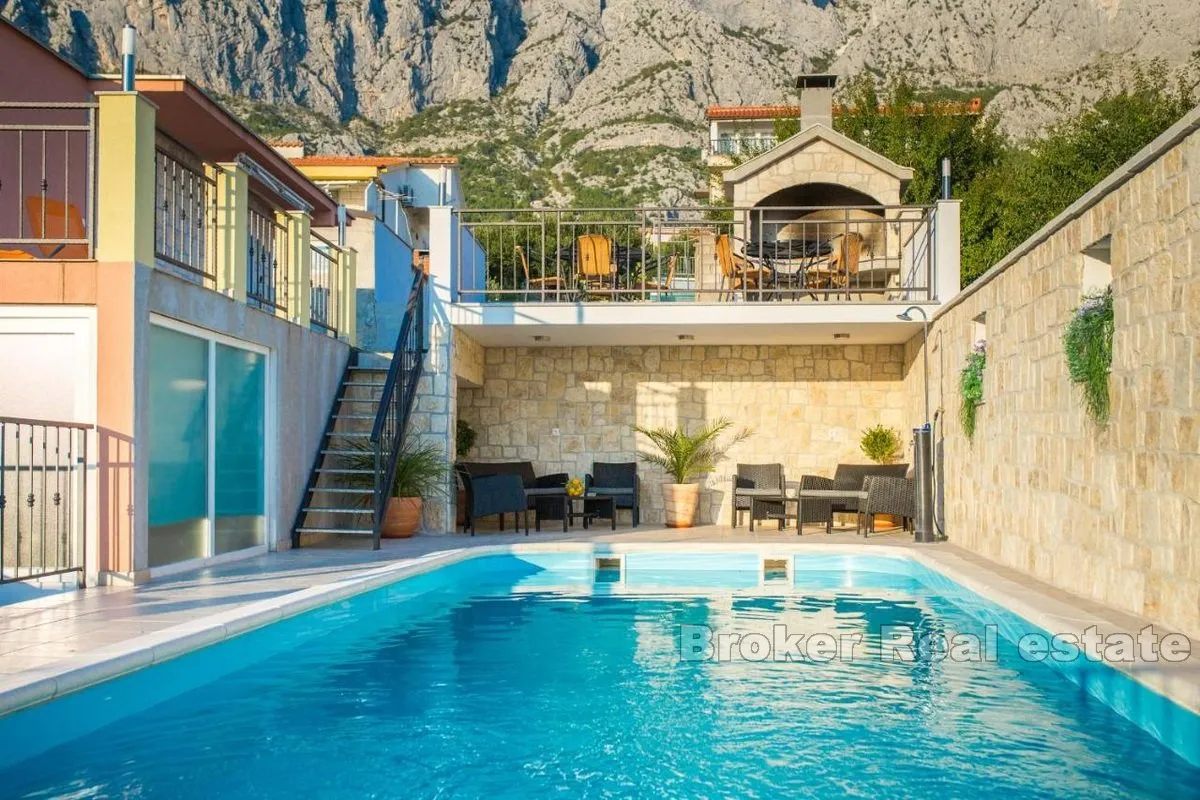 apartmanska kuća s bazenom - slika 6