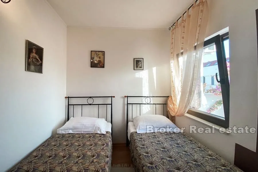 apartmanska kuća blizu mora - slika 8