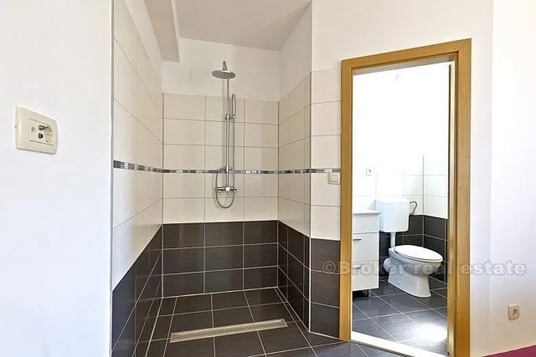 prekrasna novoizgrađena vila na tri kata, na prodaju - slika 11