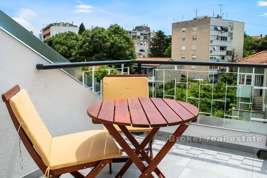 dvoetažan penthouse, dugoročni najam - slika 10