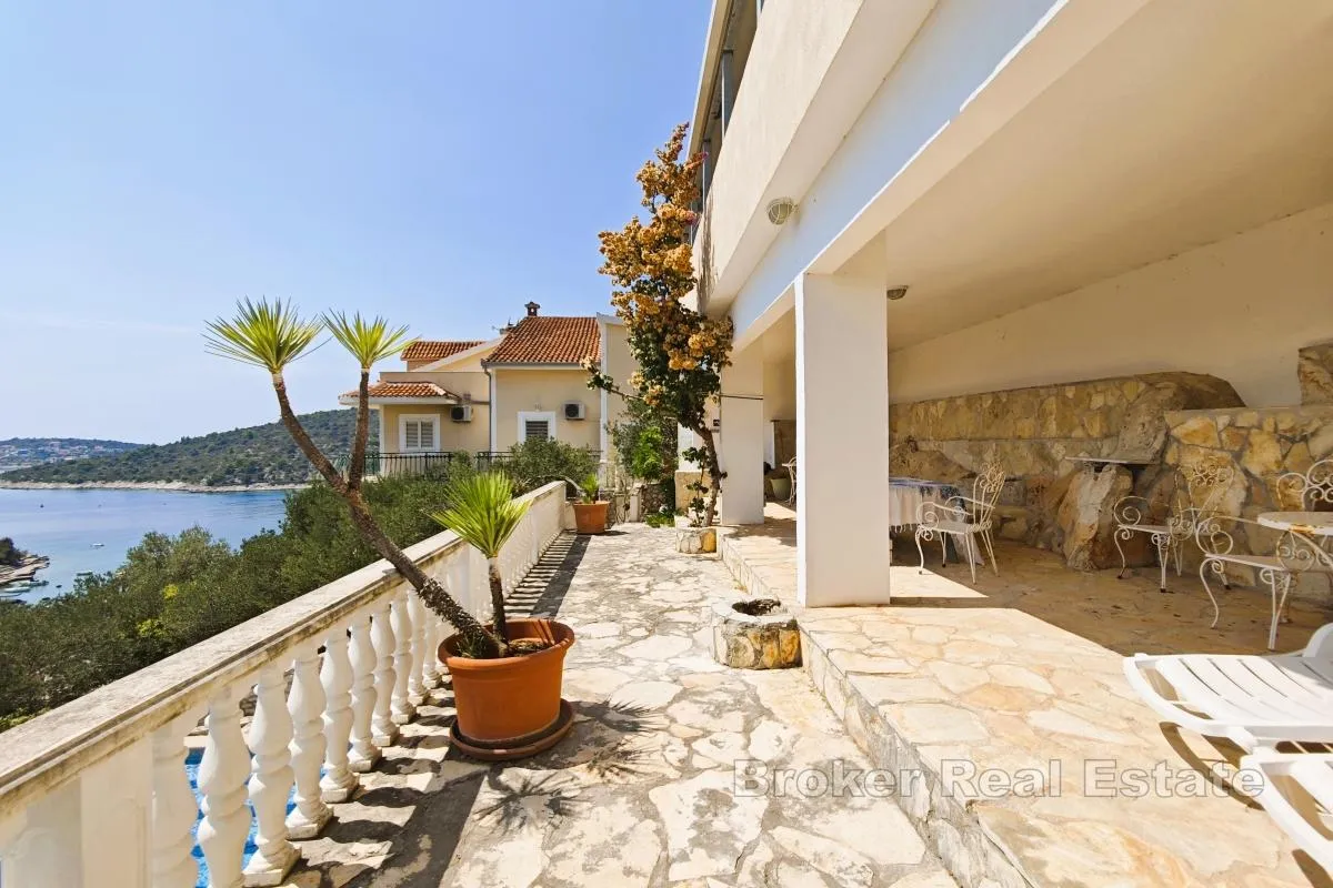 vila s bazenom i maslinikom, 70 m od mora - slika 16