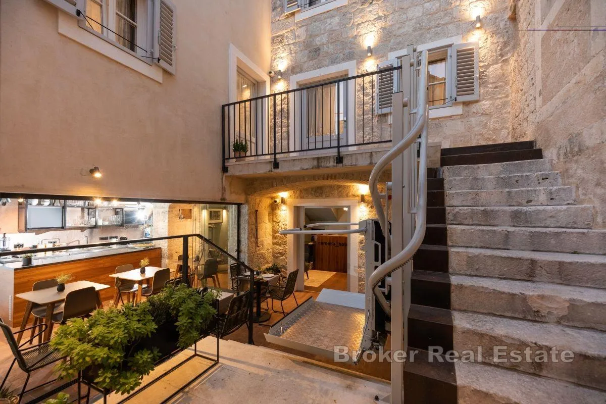 heritage hotel u centru grada - slika 15