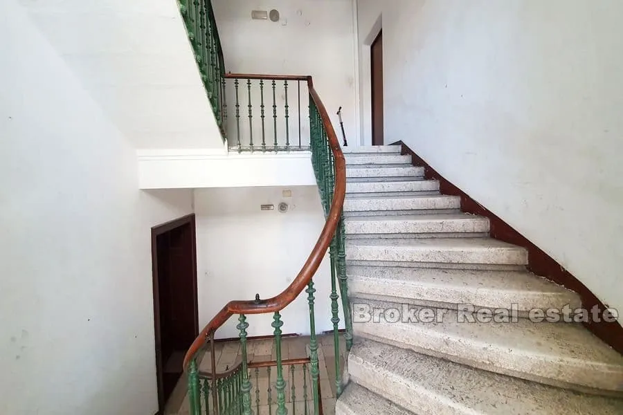 bačvice, komforan trosoban stan - slika 10