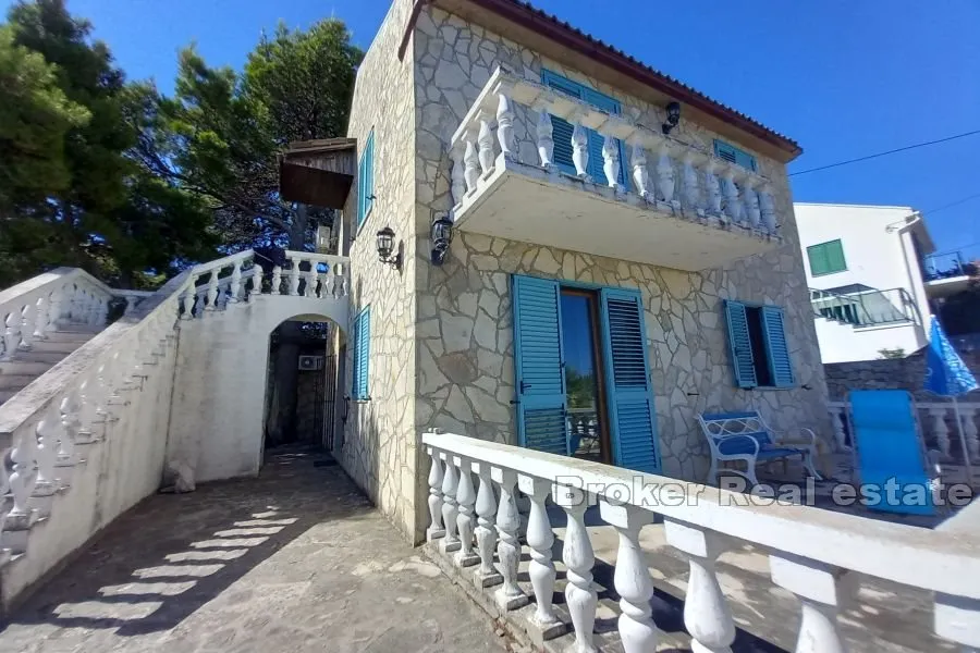 kamena kuća s pogledom na more - slika 3