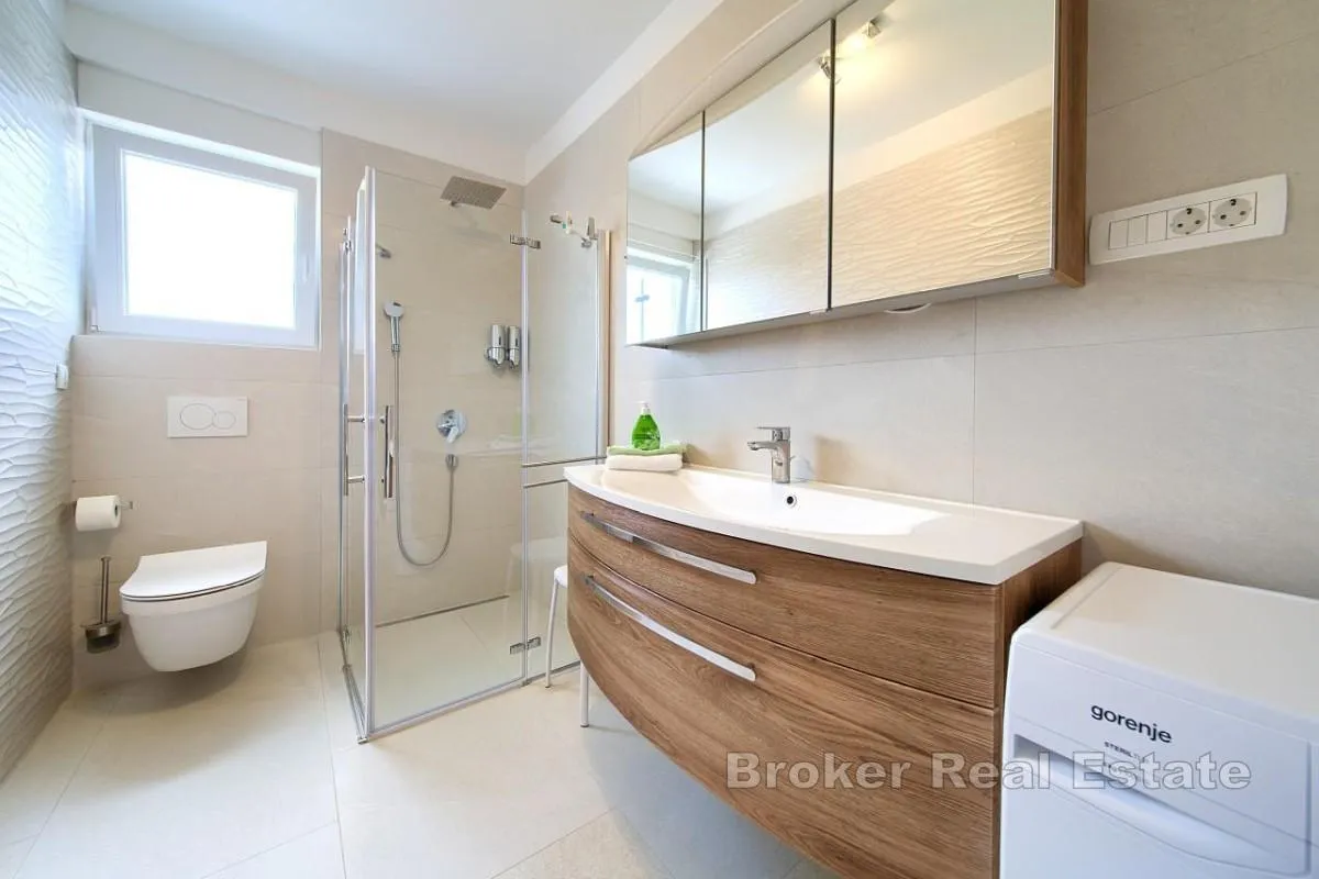 moderan dvosoban apartman s bazenom - slika 10
