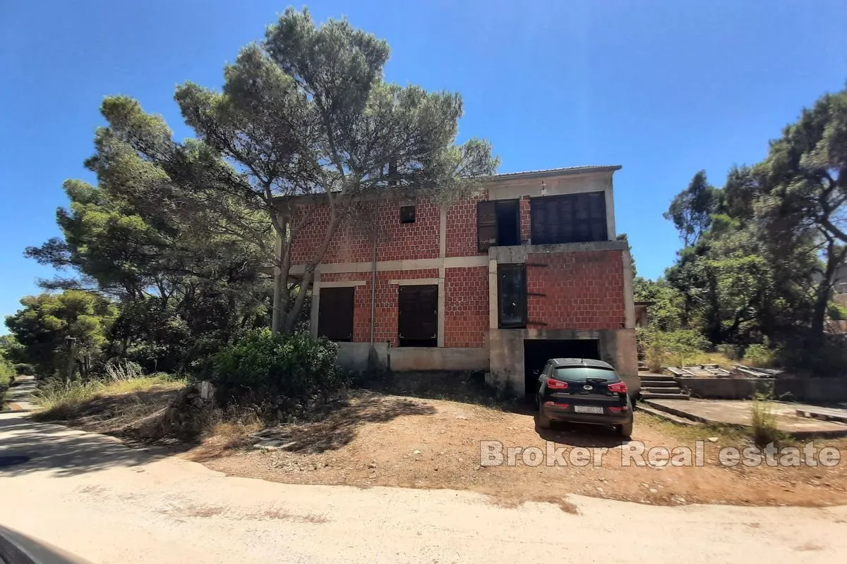 nedovršena apartmanska kuća u prvom redu od mora - slika 4
