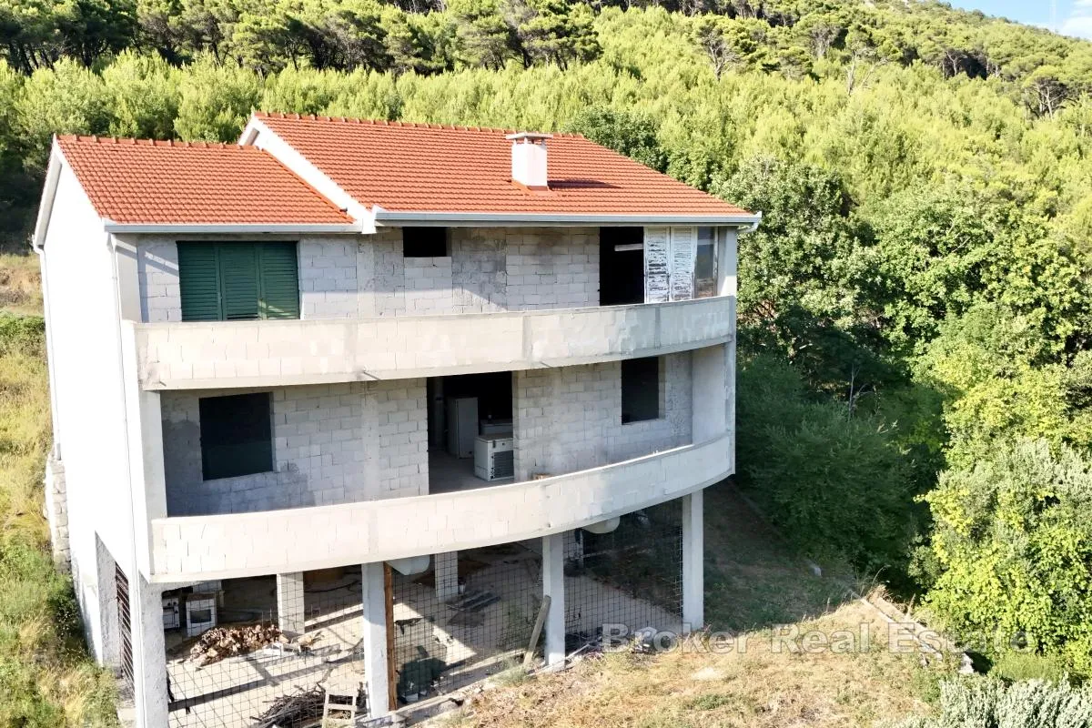 samostojeća kuća u roh-bau izvedbi - slika 2