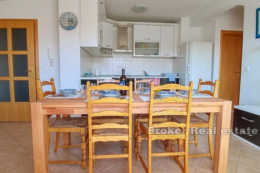 trosoban stan na dvije etaže, na prodaju - slika 3