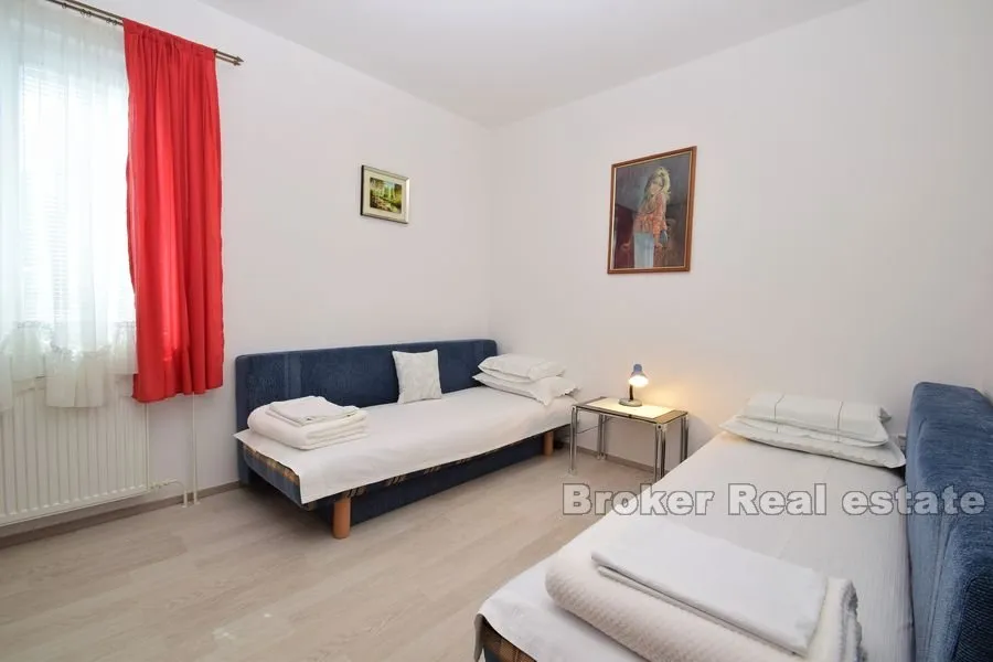 apartmanska kuća, prvi red do mora - slika 7