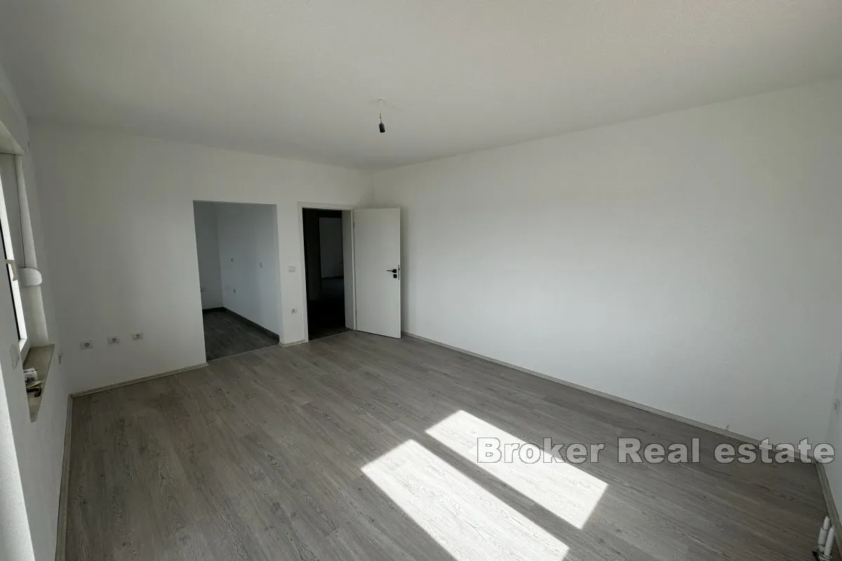trosoban apartman s pogledom na more - slika 8