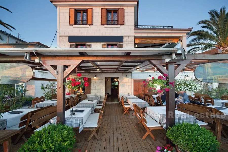 rogoznica, prekrasna kamena kuća s restoranom - slika 4