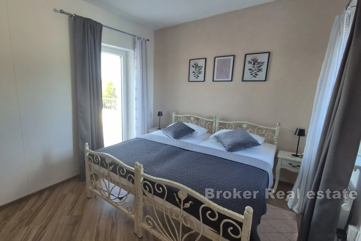 moderna vila s bazenom - slika 13
