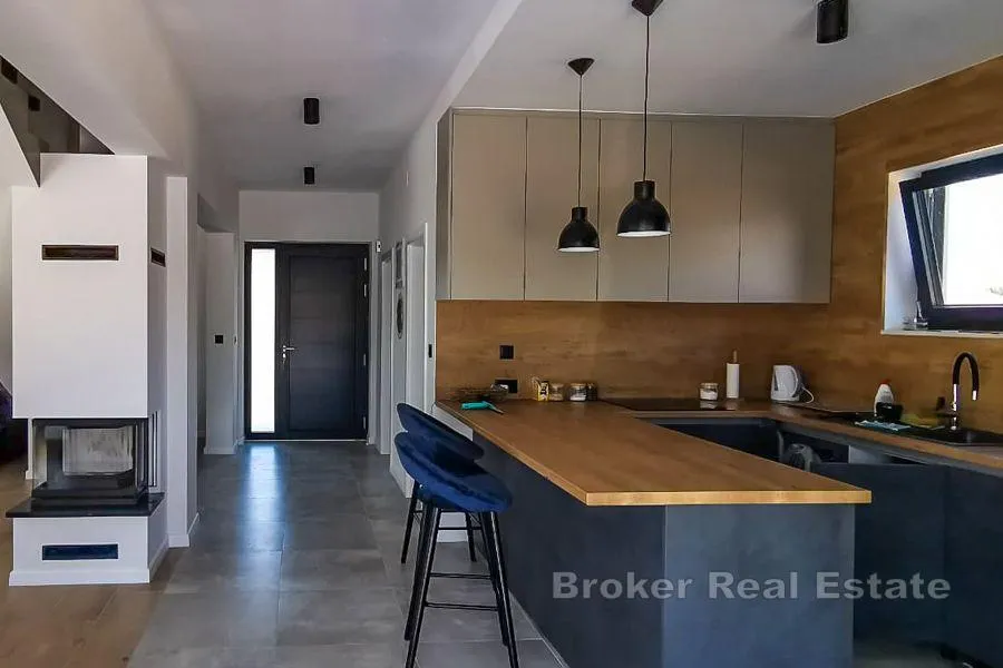 moderna vila s bazenom - slika 9