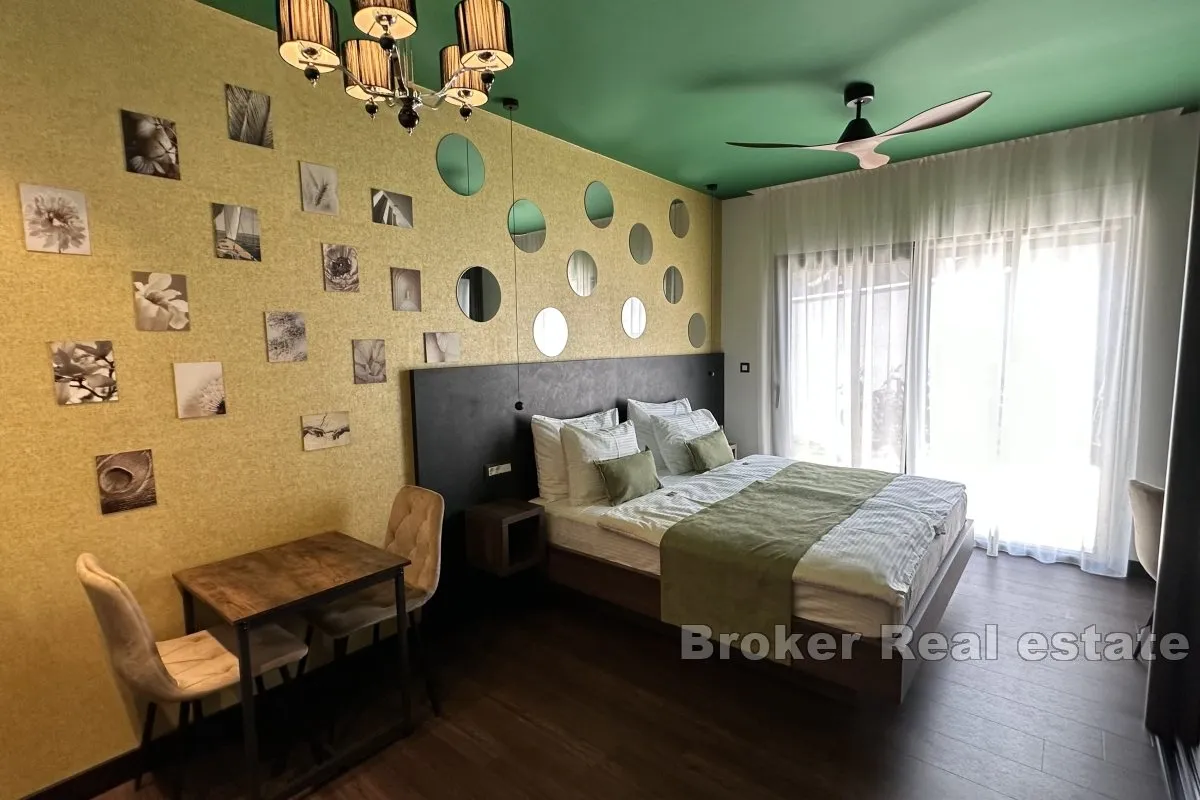 jedinstvena apartmanska vila s pogledom na more - slika 3