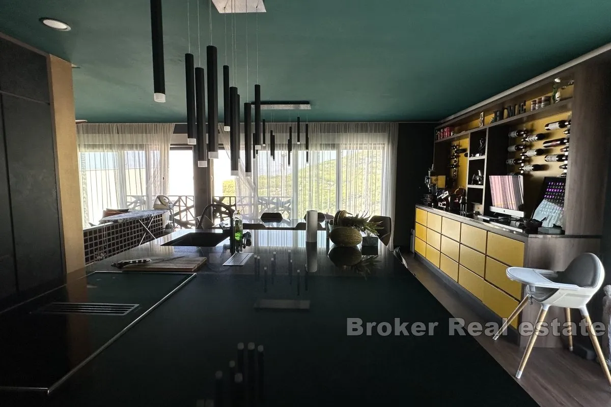 jedinstvena apartmanska vila s pogledom na more - slika 16