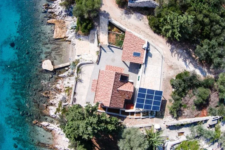 lijepa kamena kuća uz more, na prodaju - slika 6