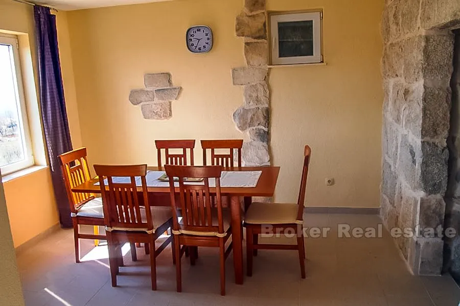 renovirana kamena kuća, na prodaju - slika 5