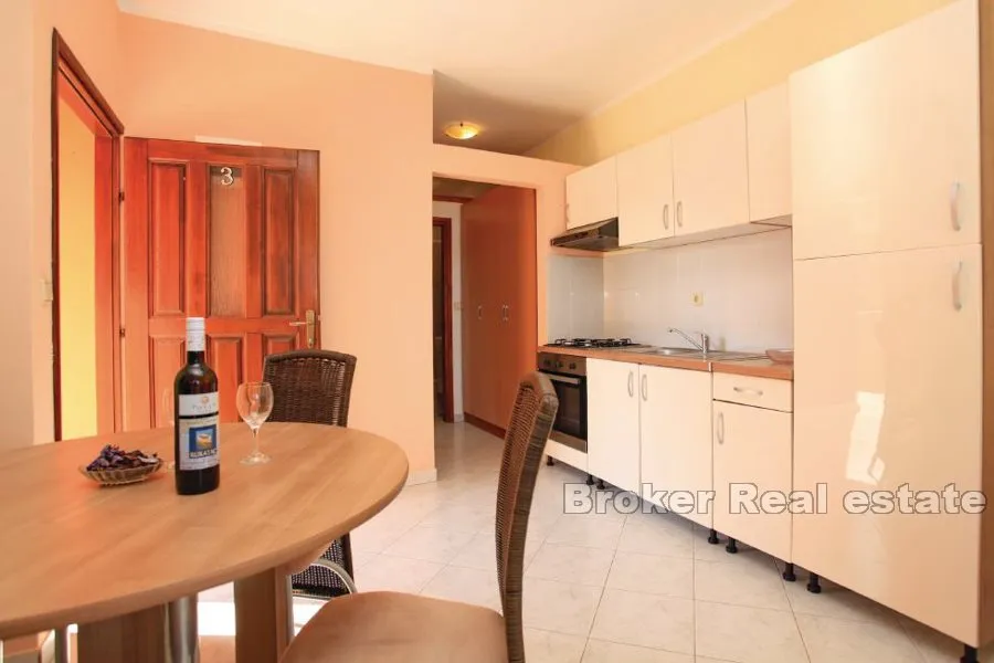 apartmanska kuća prvi red do mora - slika 16