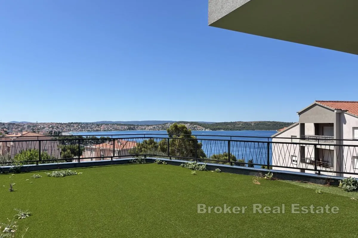 moderan apartman s vrtom i pogledom na more - slika 10