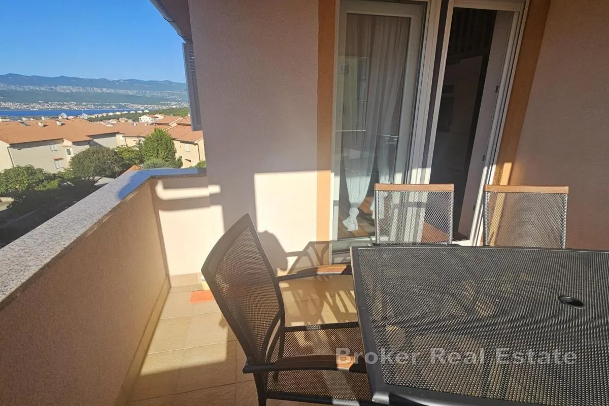 apartman s pogledom na more u mirnoj zoni - slika 2