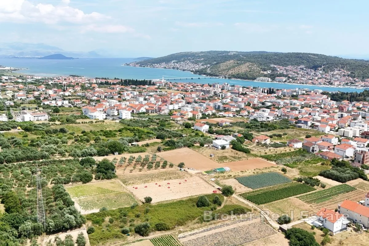 građevinsko zemljište na izvrsnoj lokaciji u blizini centra trogira - slika 4