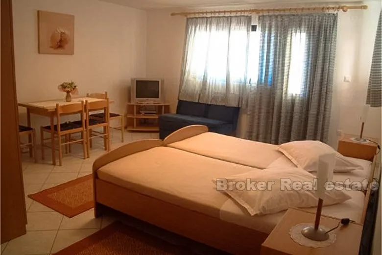 kuća sa 9 apartmana, za prodaju - slika 8