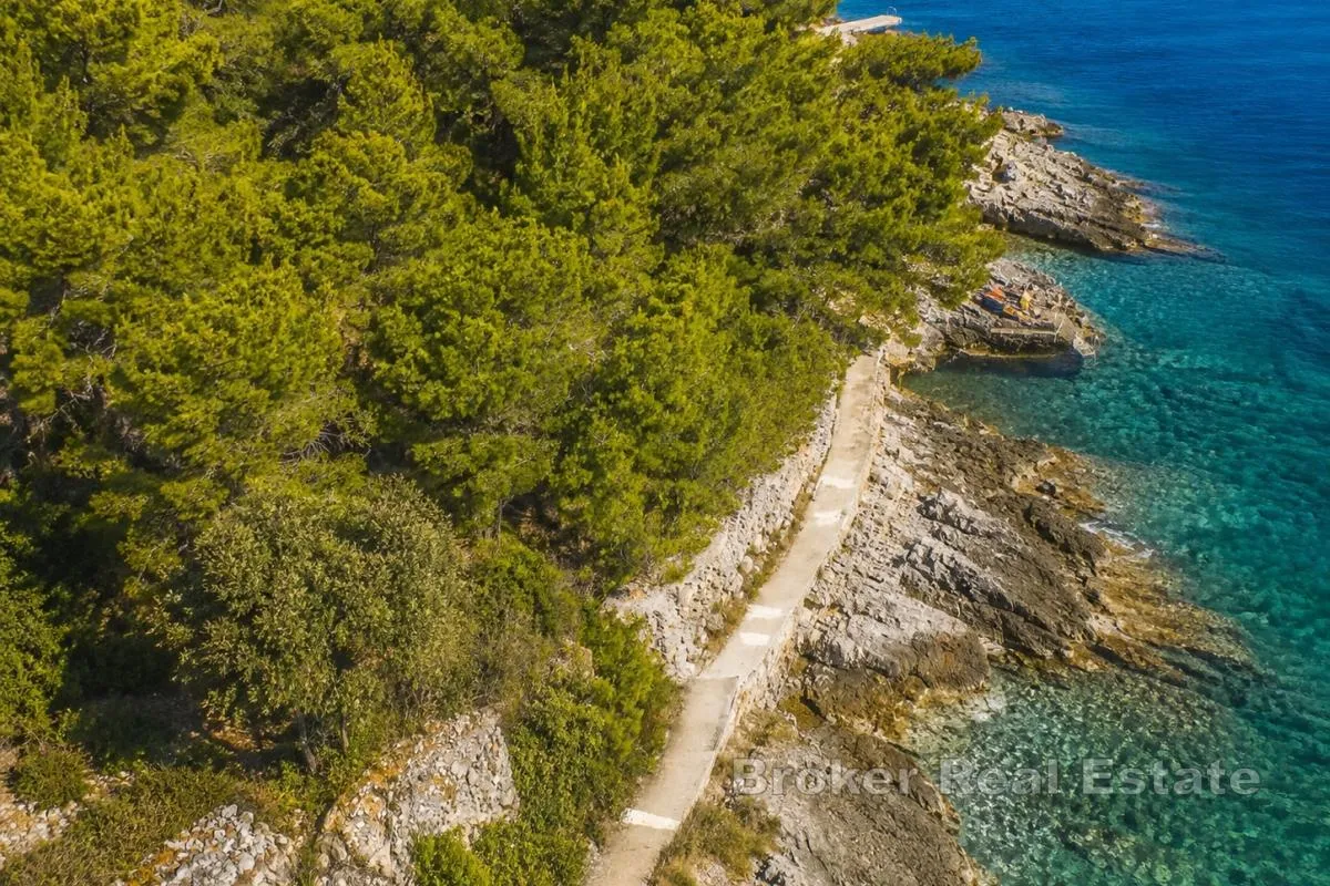 Građevinsko zemljište u drugom redu od mora s velikim potencijalom - Ugljan, Preko