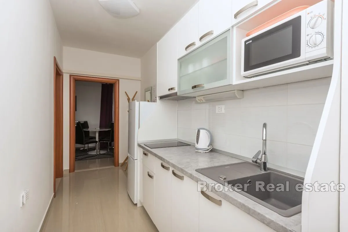 kuća sa šest apartmana blizu mora - slika 4