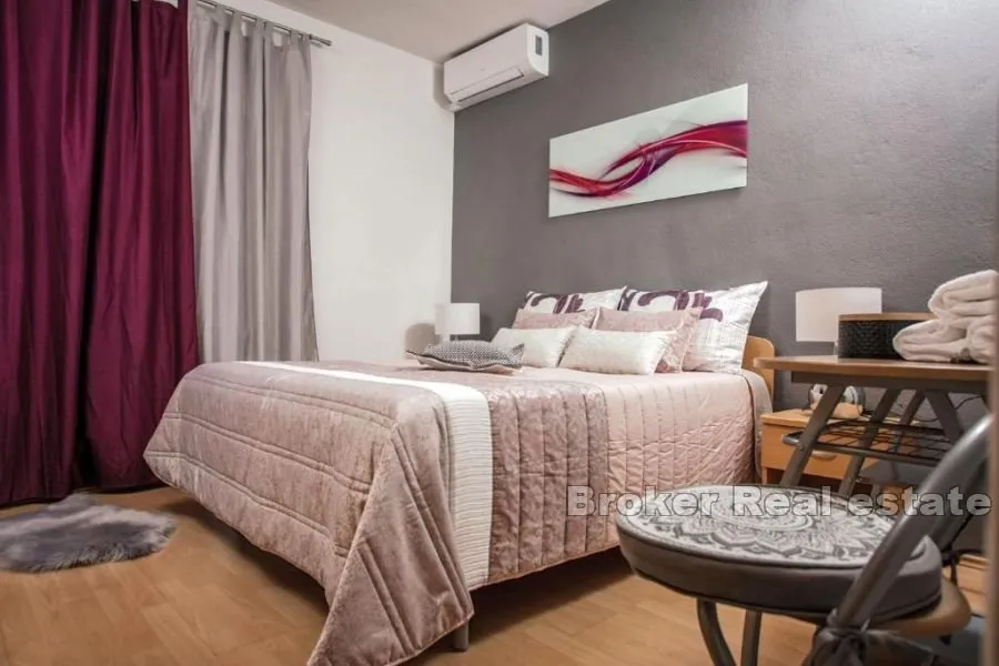 apartmanska kuća sa dodatnim građevinskim zemljištem - slika 10