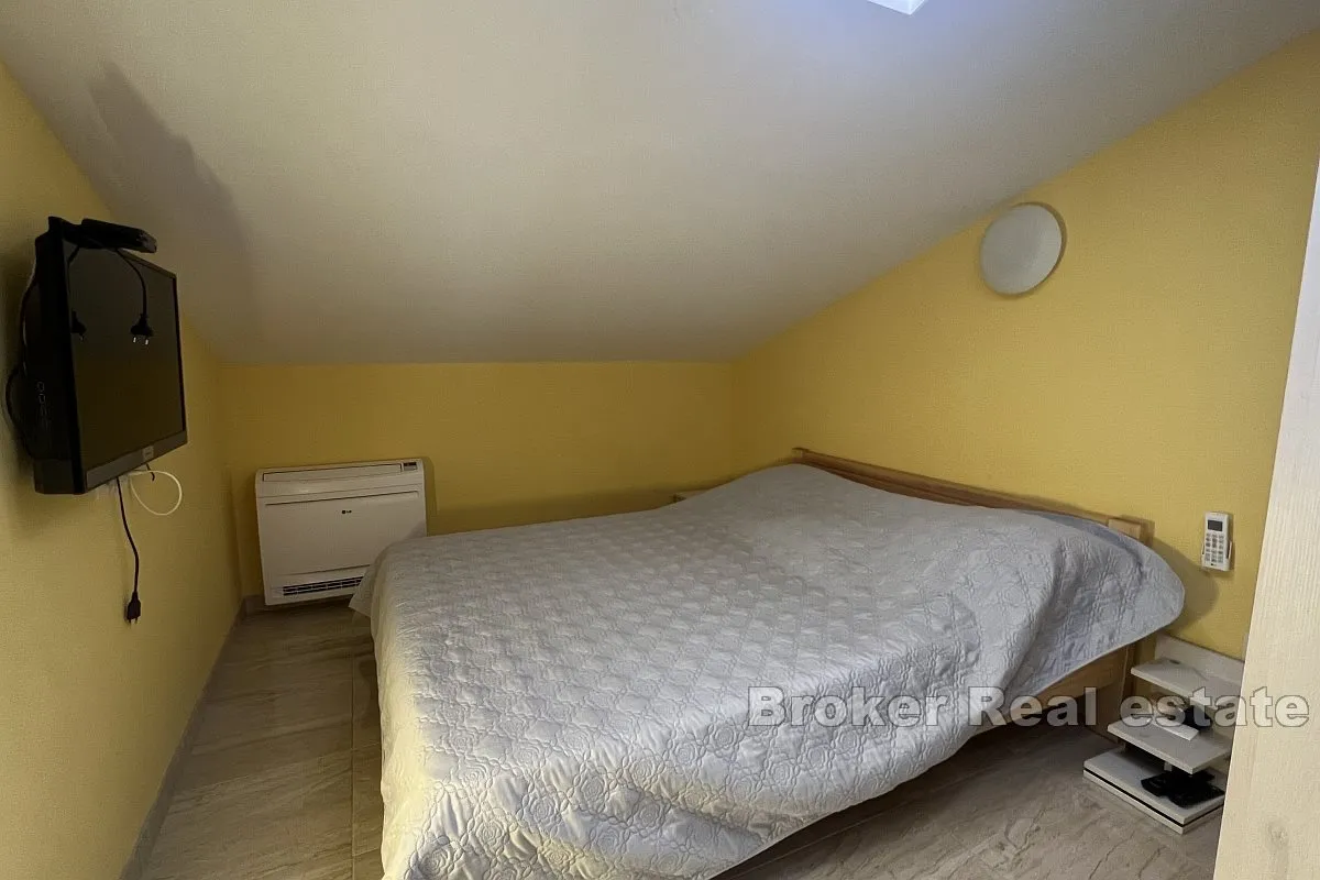 prekrasna kuća prvi red do mora - slika 5
