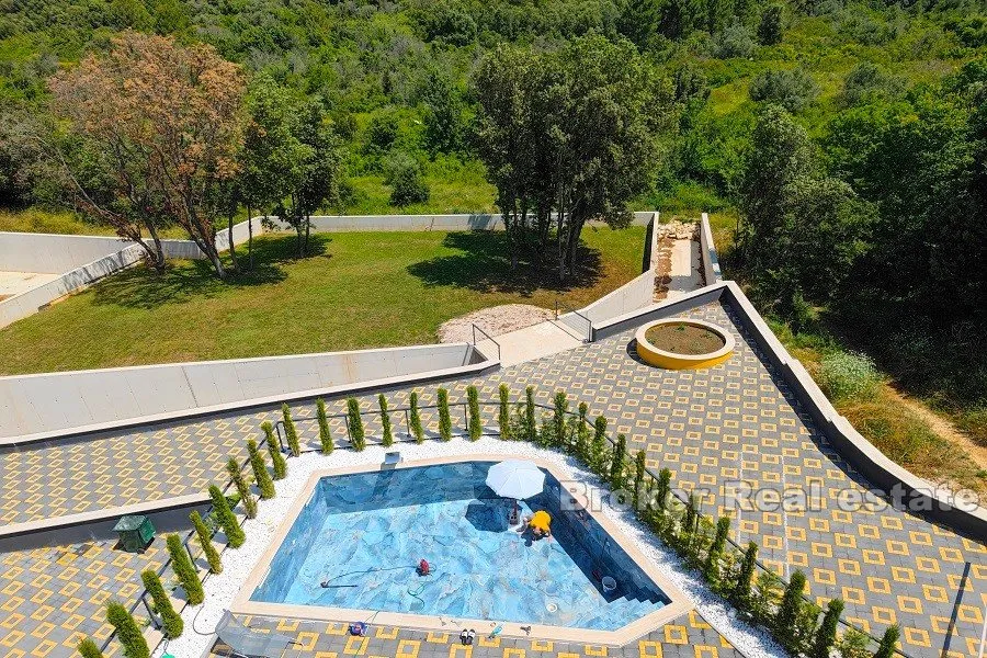 luksuzna apartmanska vila s pogledom na more - slika 5