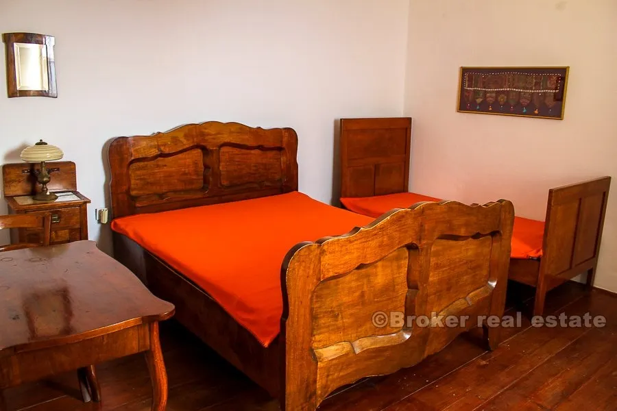 renovirana kamena kuća uz more, na prodaju - slika 9