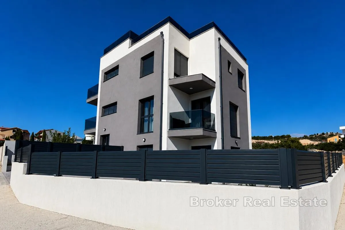 Moderan stan s terasom - Sibenik, Sibenik
