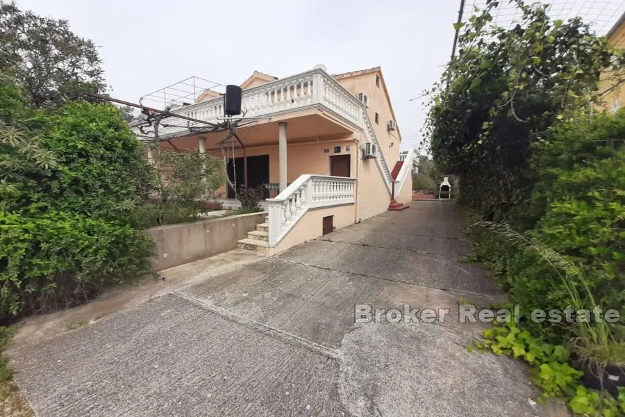 apartmanska kuća - slika 3