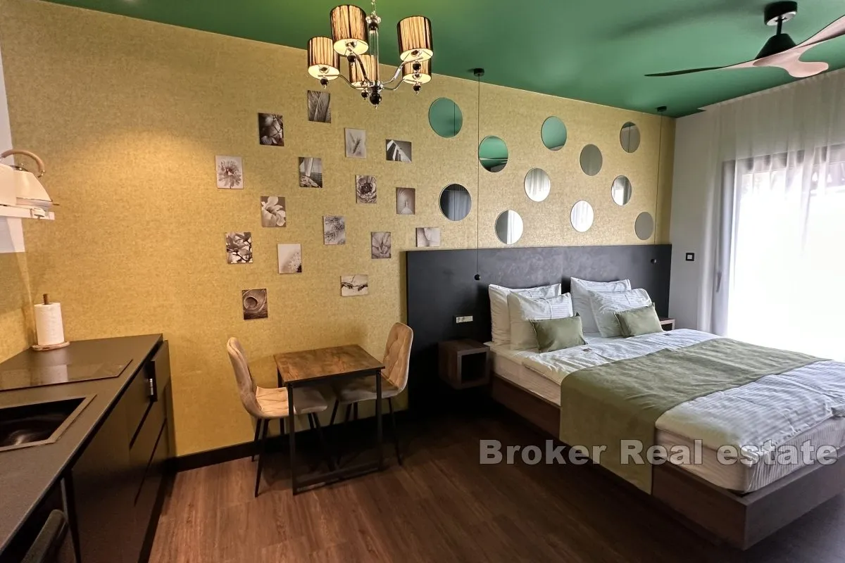 jedinstvena apartmanska vila s pogledom na more - slika 4