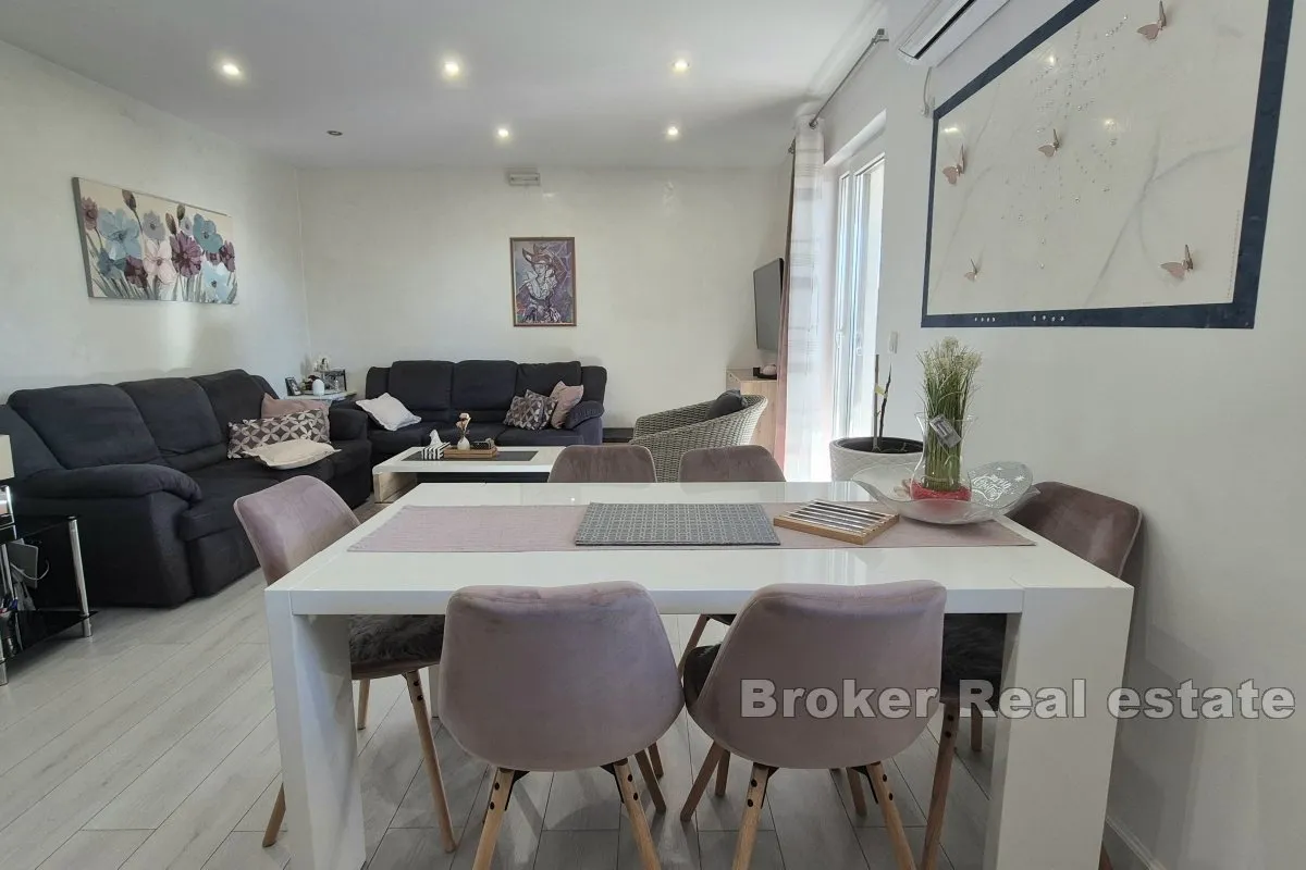 apartmanska kuća s bazenom - slika 7
