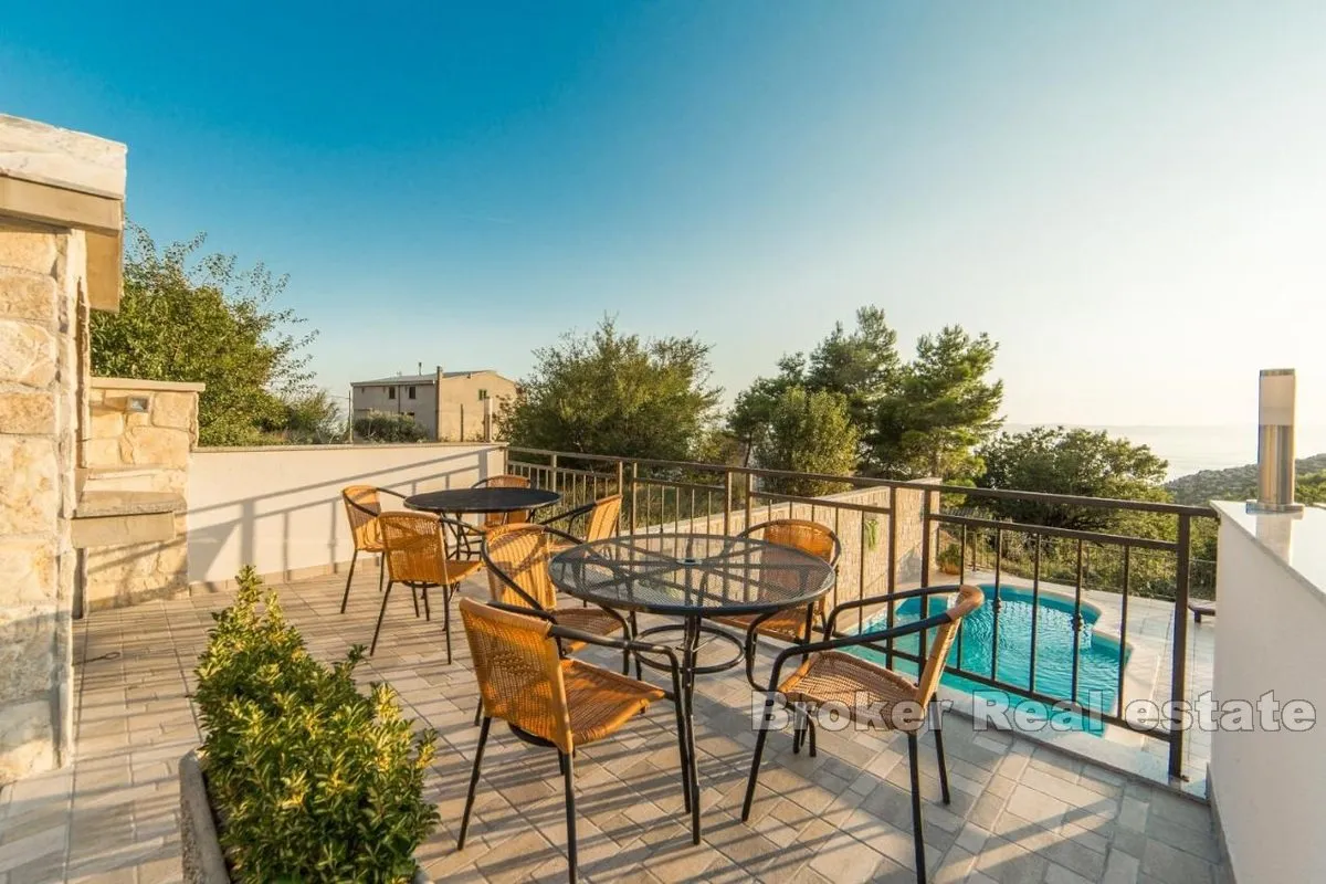 apartmanska kuća s bazenom - slika 7