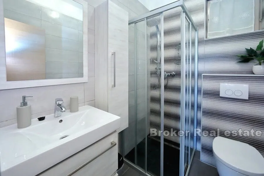apartmanska vila prvi red do mora - slika 5