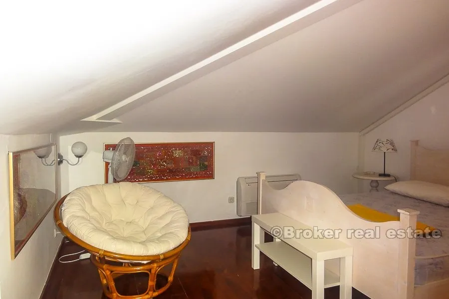 renovirana kamena kuća uz more, na prodaju - slika 10